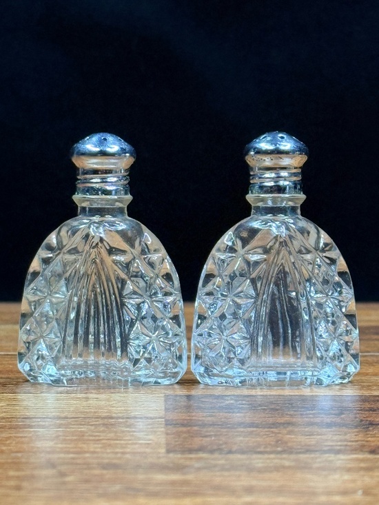 Other - Small Salt & Pepper Shakers